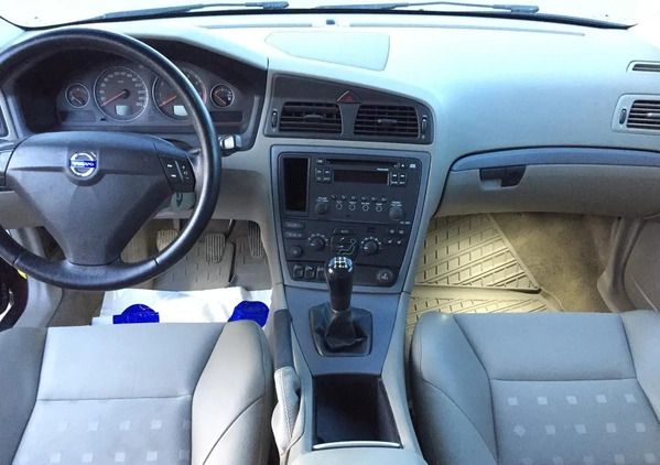 Volvo V70 cena 19900 przebieg: 366000, rok produkcji 2005 z Jedwabne małe 191